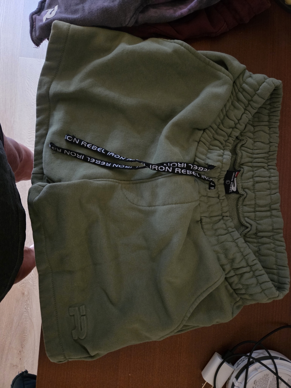 4 Pairs of Iron Rebel Shorts - LARGE - Picture 3 of 5